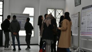 Séance Posters Présenté par les Étudiants Master 2 du Département BPC. 35 Seance posters presente par les etudiants master 2 du departement BPC dans le cadre du module d analyses d articles anglais sci 54