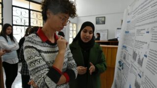 Séance Posters Présenté par les Étudiants Master 2 du Département BPC. 44 Seance posters presente par les etudiants master 2 du departement BPC dans le cadre du module d analyses d articles anglais sci 57