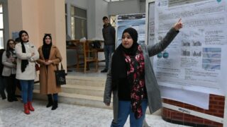Séance Posters Présenté par les Étudiants Master 2 du Département BPC. 47 Seance posters presente par les etudiants master 2 du departement BPC dans le cadre du module d analyses d articles anglais sci 60