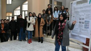 Séance Posters Présenté par les Étudiants Master 2 du Département BPC. 51 Seance posters presente par les etudiants master 2 du departement BPC dans le cadre du module d analyses d articles anglais sci 65