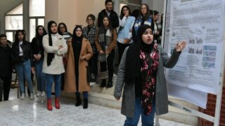Séance Posters Présenté par les Étudiants Master 2 du Département BPC. 52 Seance posters presente par les etudiants master 2 du departement BPC dans le cadre du module d analyses d articles anglais sci 66