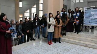 Séance Posters Présenté par les Étudiants Master 2 du Département BPC. 56 Seance posters presente par les etudiants master 2 du departement BPC dans le cadre du module d analyses d articles anglais sci 71