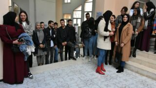 Séance Posters Présenté par les Étudiants Master 2 du Département BPC. 59 Seance posters presente par les etudiants master 2 du departement BPC dans le cadre du module d analyses d articles anglais sci 76