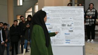Séance Posters Présenté par les Étudiants Master 2 du Département BPC. 67 Seance posters presente par les etudiants master 2 du departement BPC dans le cadre du module d analyses d articles anglais sci 86