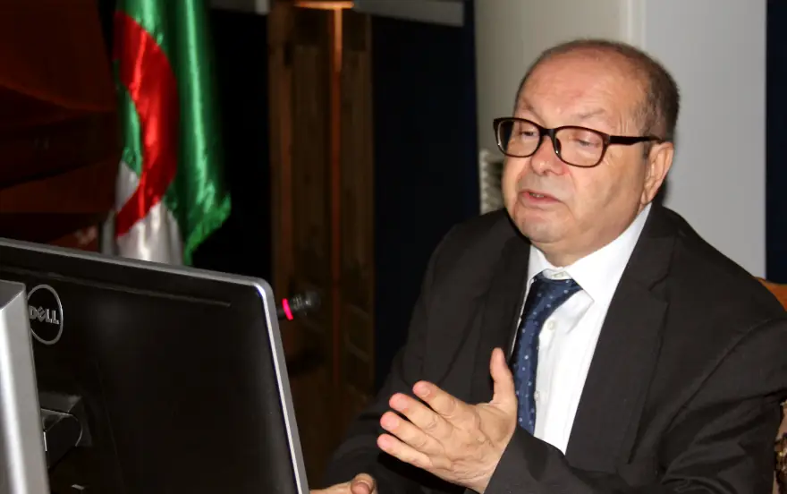 Cours en ligne en anglais via google meet, présenté par le professeur Moussa KERKAR , sous le thème: Ethics, deontology and intellectual property.