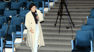 Photos de Mme. SARAOUI ATTAR Selma du département d'architecture, lors de sa présentation d'un cours en ligne en anglais via google meet. 8 MG 0877