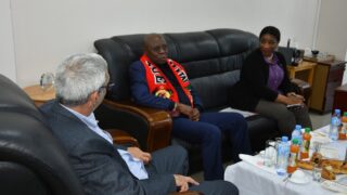 Visite de son excellence l’ambassadeur de la république du Mozambique en Algérie 7 Visite de son excellence lambassadeur de la republique du Mozambique en Algeri M CARVALH MUARIA a luniversite de Abderrahmane 02
