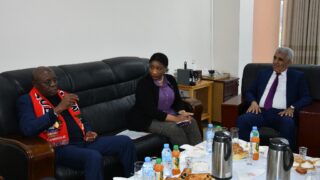 Visite de son excellence l’ambassadeur de la république du Mozambique en Algérie 9 Visite de son excellence lambassadeur de la republique du Mozambique en Algeri M CARVALH MUARIA a luniversite de Abderrahmane 04