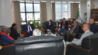 Visite de son excellence l’ambassadeur de la république du Mozambique en Algérie 1 Visite de son excellence lambassadeur de la republique du Mozambique en Algeri M CARVALH MUARIA a luniversite de Abderrahmane 06