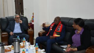 Visite de son excellence l’ambassadeur de la république du Mozambique en Algérie 20 Visite de son excellence lambassadeur de la republique du Mozambique en Algeri M CARVALH MUARIA a luniversite de Abderrahmane 15