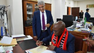 Visite de son excellence l’ambassadeur de la république du Mozambique en Algérie 72 Visite de son excellence lambassadeur de la republique du Mozambique en Algeri M CARVALH MUARIA a luniversite de Abderrahmane 72