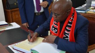 Visite de son excellence l’ambassadeur de la république du Mozambique en Algérie 74 Visite de son excellence lambassadeur de la republique du Mozambique en Algeri M CARVALH MUARIA a luniversite de Abderrahmane 74