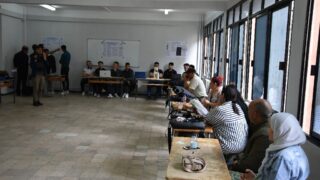 Présentation des Projets de Fin de Cycle PFC Licence (3ème année). 102 La presentation des projets de fin de cycle Licence 3eme annee organisees par le departement dAutomatique Telecommunication et 14