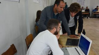 Présentation des Projets de Fin de Cycle PFC Licence (3ème année). 1 La presentation des projets de fin de cycle Licence 3eme annee organisees par le departement dAutomatique Telecommunication et 17