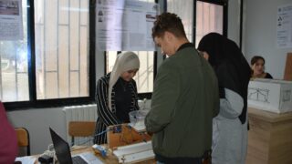 Présentation des Projets de Fin de Cycle PFC Licence (3ème année). 8 La presentation des projets de fin de cycle Licence 3eme annee organisees par le departement dAutomatique Telecommunication et 24