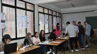 Présentation des Projets de Fin de Cycle PFC Licence (3ème année). 18 La presentation des projets de fin de cycle Licence 3eme annee organisees par le departement dAutomatique Telecommunication et 34