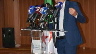 Conférence Nationale sur: "Raréfaction des ressources minières et positionnement de l'Algérie". 122 CO04711