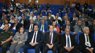 Conférence Nationale sur: "Raréfaction des ressources minières et positionnement de l'Algérie". 101 CO06721
