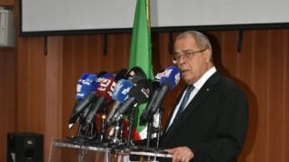 Conférence Nationale sur: "Raréfaction des ressources minières et positionnement de l'Algérie". 127 CO0E181