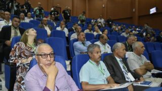 Conférence Nationale sur: "Raréfaction des ressources minières et positionnement de l'Algérie". 51 CO11941