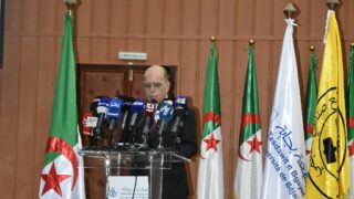 Conférence Nationale sur: "Raréfaction des ressources minières et positionnement de l'Algérie". 117 CO26F61