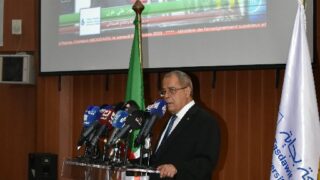 Conférence Nationale sur: "Raréfaction des ressources minières et positionnement de l'Algérie". 126 CO29801