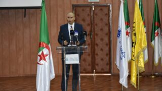 Conférence Nationale sur: "Raréfaction des ressources minières et positionnement de l'Algérie". 155 CO395C1