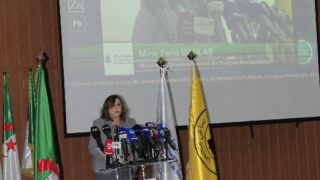 Conférence Nationale sur: "Raréfaction des ressources minières et positionnement de l'Algérie". 240 CO39661