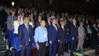 Conférence Nationale sur: "Raréfaction des ressources minières et positionnement de l'Algérie". 205 CO51DC1