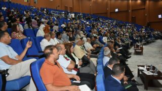 Conférence Nationale sur: "Raréfaction des ressources minières et positionnement de l'Algérie". 143 CO525B1