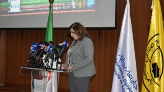 Conférence Nationale sur: "Raréfaction des ressources minières et positionnement de l'Algérie". 139 CO62271