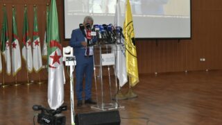 Conférence Nationale sur: "Raréfaction des ressources minières et positionnement de l'Algérie". 40 CO6B111