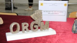 Conférence Nationale sur: "Raréfaction des ressources minières et positionnement de l'Algérie". 258 CO745F1