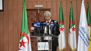 Conférence Nationale sur: "Raréfaction des ressources minières et positionnement de l'Algérie". 131 CO7B211