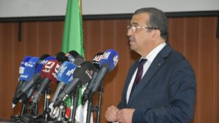 Conférence Nationale sur: "Raréfaction des ressources minières et positionnement de l'Algérie". 152 CO7D221