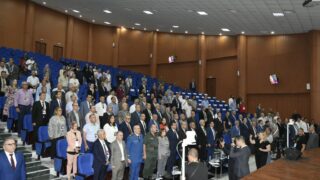 Conférence Nationale sur: "Raréfaction des ressources minières et positionnement de l'Algérie". 20 CO8B771