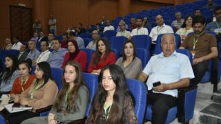 Conférence Nationale sur: "Raréfaction des ressources minières et positionnement de l'Algérie". 64 CO928A1