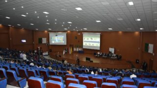 Conférence Nationale sur: "Raréfaction des ressources minières et positionnement de l'Algérie". 162 CO944D1