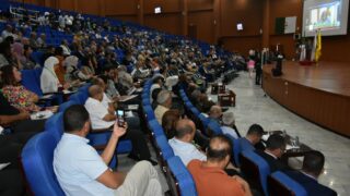 Conférence Nationale sur: "Raréfaction des ressources minières et positionnement de l'Algérie". 142 CO9D751