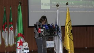Conférence Nationale sur: "Raréfaction des ressources minières et positionnement de l'Algérie". 239 COA02C1