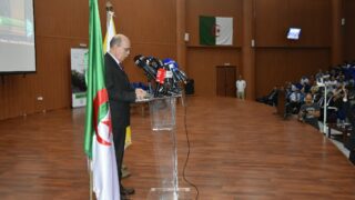 Conférence Nationale sur: "Raréfaction des ressources minières et positionnement de l'Algérie". 114 COA5F61