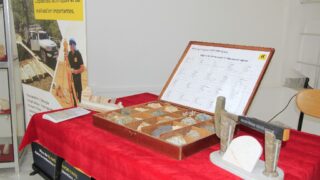 Conférence Nationale sur: "Raréfaction des ressources minières et positionnement de l'Algérie". 256 COC4711