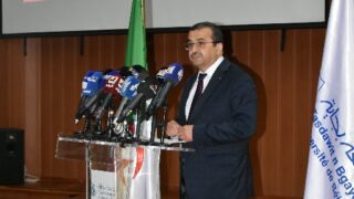 Conférence Nationale sur: "Raréfaction des ressources minières et positionnement de l'Algérie". 153 COCB9E1