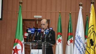 Conférence Nationale sur: "Raréfaction des ressources minières et positionnement de l'Algérie". 118 COD0C21