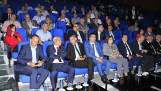 Conférence Nationale sur: "Raréfaction des ressources minières et positionnement de l'Algérie". 282 COD2971