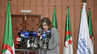 Conférence Nationale sur: "Raréfaction des ressources minières et positionnement de l'Algérie". 136 COE1271