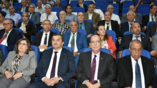 Conférence Nationale sur: "Raréfaction des ressources minières et positionnement de l'Algérie". 102 COEA0A1