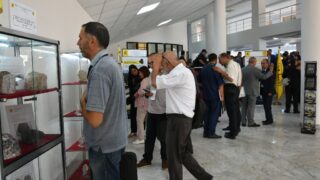 Conférence Nationale sur: "Raréfaction des ressources minières et positionnement de l'Algérie". 192 COF5131