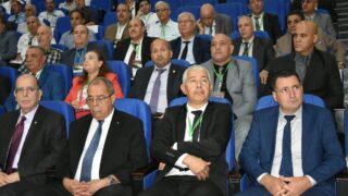 Conférence Nationale sur: "Raréfaction des ressources minières et positionnement de l'Algérie". 98 COF92A1