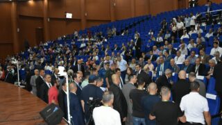 Conférence Nationale sur: "Raréfaction des ressources minières et positionnement de l'Algérie". 75 CONFER2